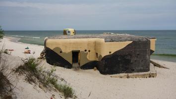 Jastarnia schron Sęp na plaży