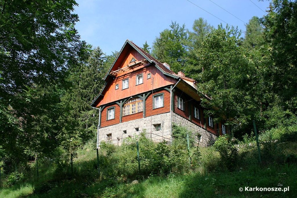 /img/images/miasta/zachelmie_1/zachelmie_dom.jpg