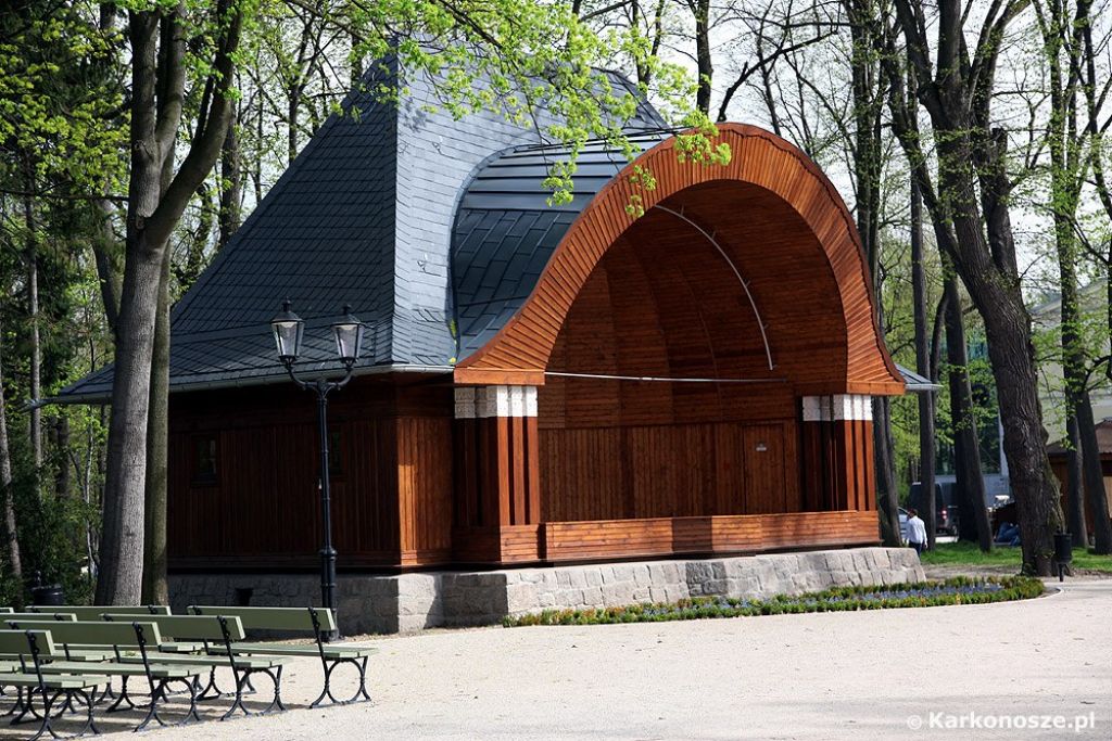 /img/images/miasta/cieplice_1/cieplice_muszla_konc