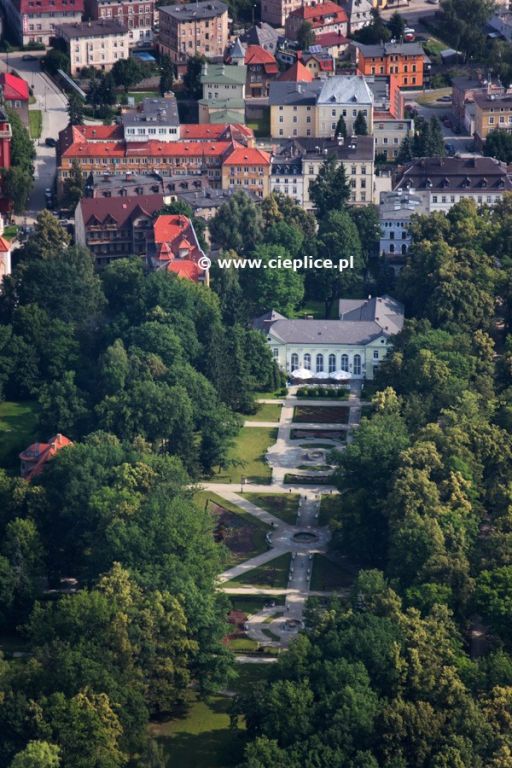 /img/images/miasta/cieplice_2/cieplice_park_zdrojo