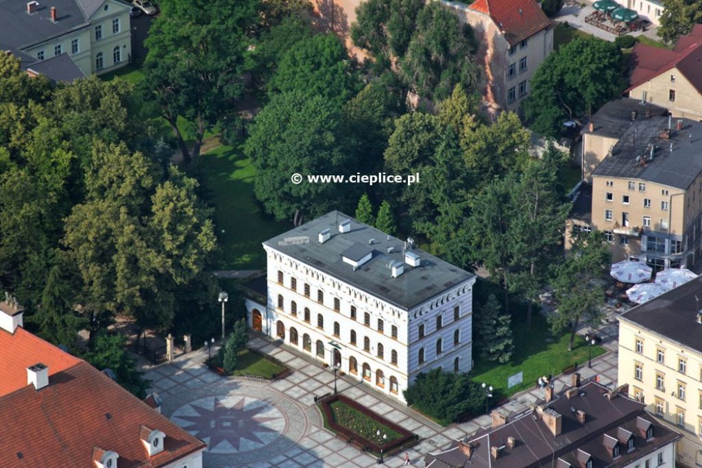 /img/images/miasta/cieplice_2/cieplice_pawilon_lal