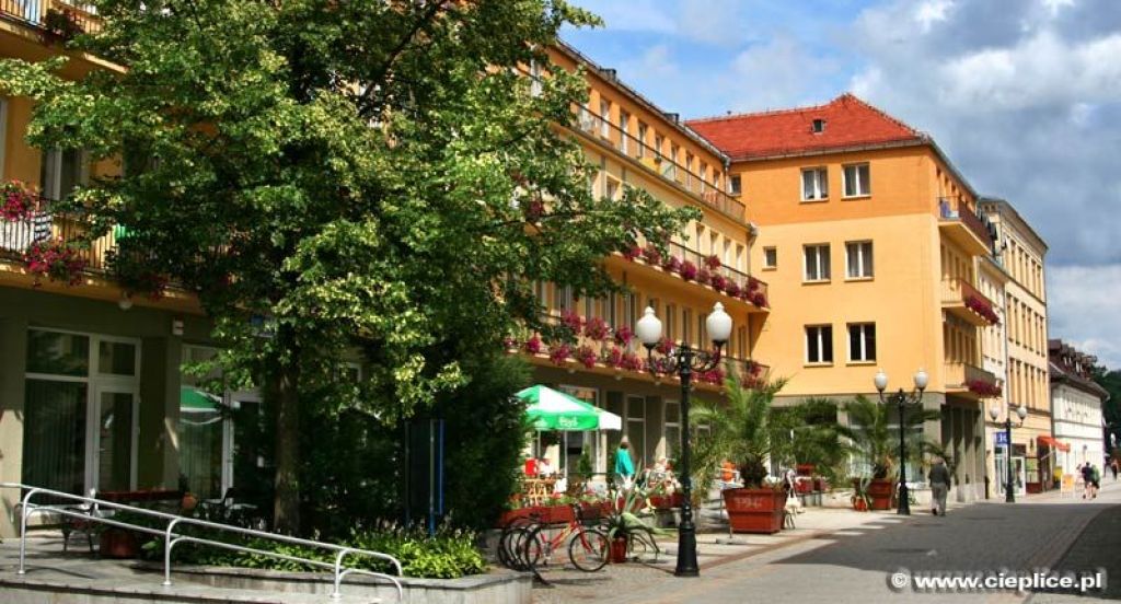 /img/images/miasta/cieplice_3/cieplice_uzdrowisko.