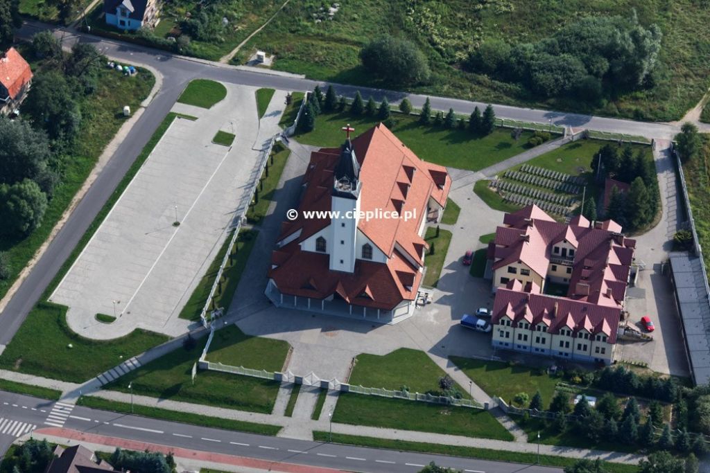 /img/images/miasta/cieplice_3/dw_cieplice_kosciol_